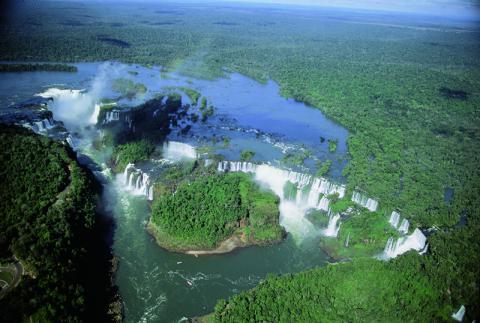 Vista panoramica de las Cascadas del Iguazú
